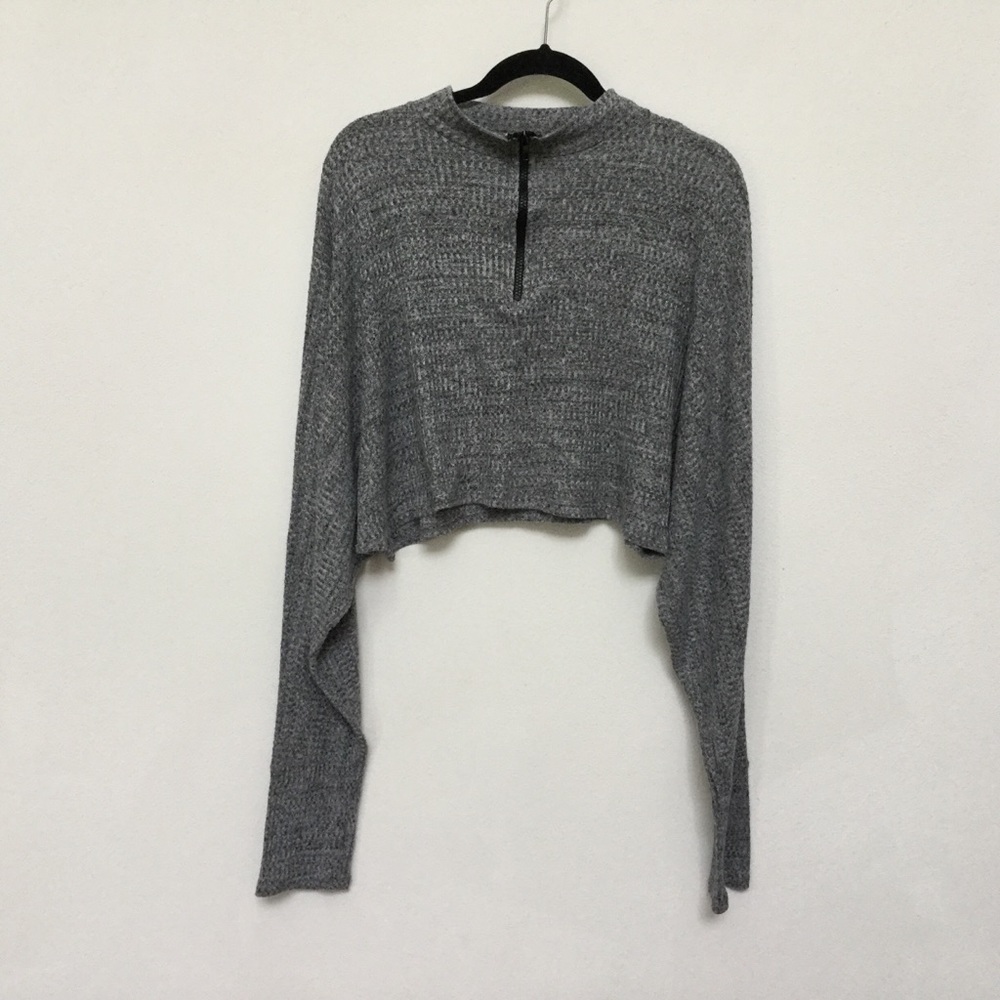 Fashion Nova Grey Cropped Long Sleeve Quarter Zip Size XL Lightweight Trendy